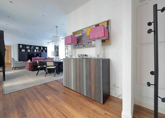Pirandello Luxury Apartament *